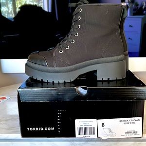 WIDE FIT Canvas combat boots